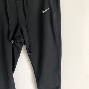 Nike Women’s dry fit capris size medium activewear